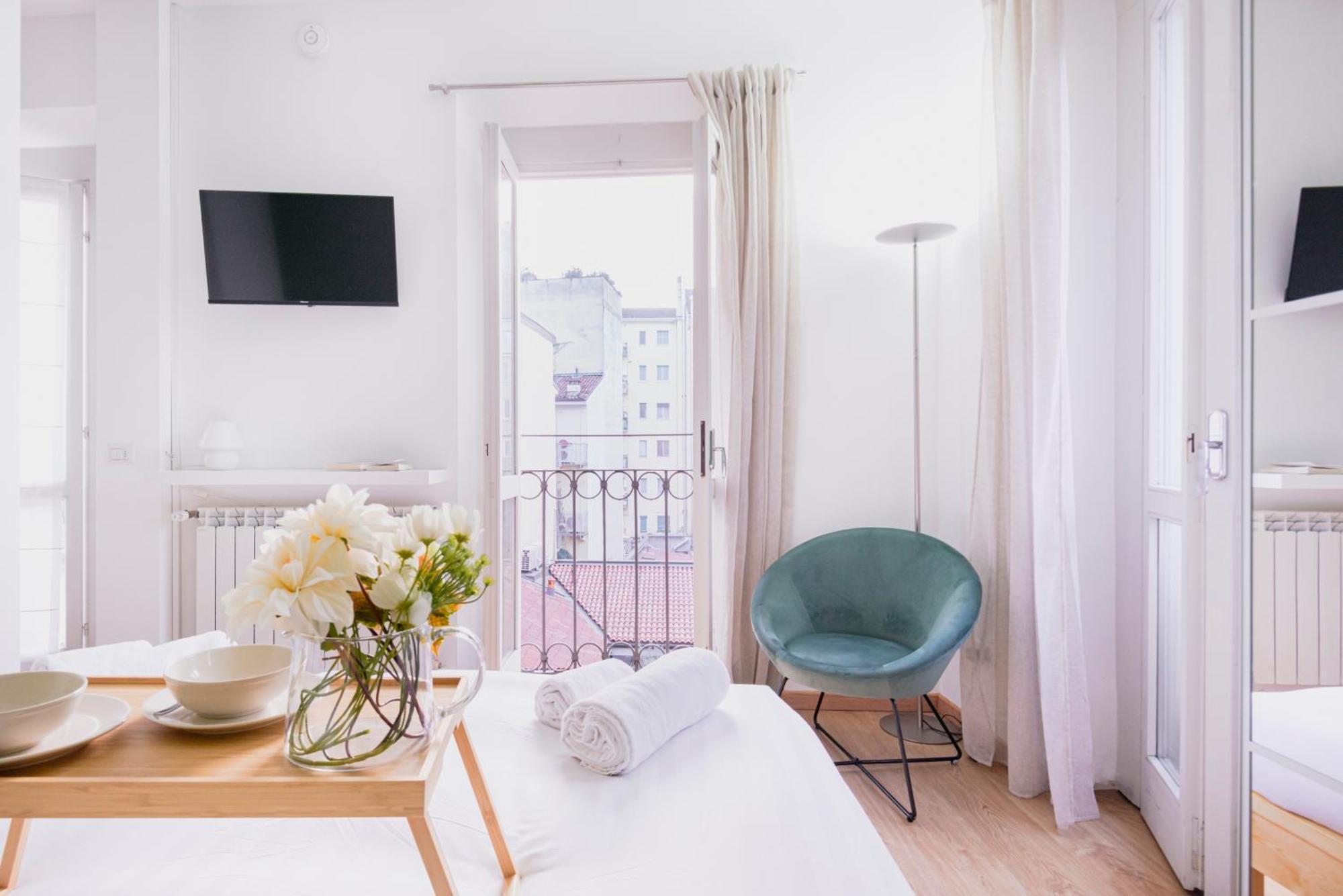 Amazing Flat Near Duomo & Colonne Di San Lorenzo By Easylife Мілан Екстер'єр фото